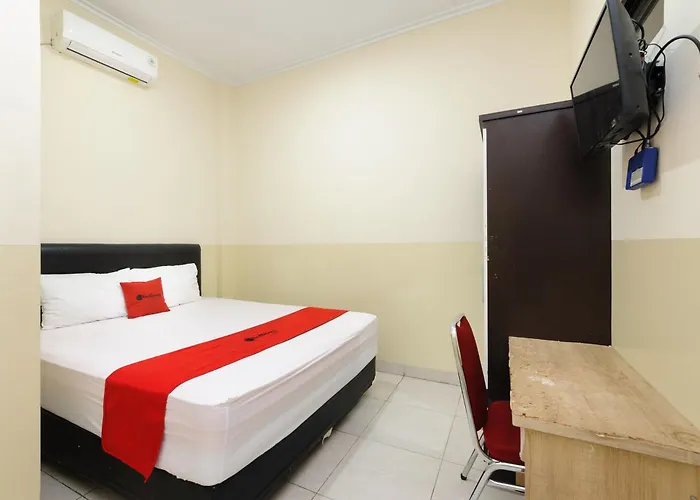 RedDoorz Syariah @ Jatinegara Hotel Jakarta